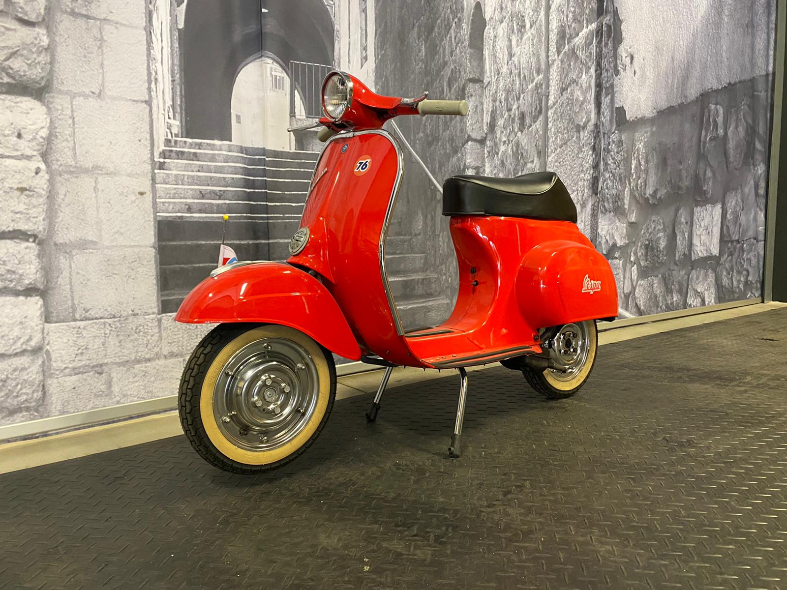 Tre In Viaggio Rosso